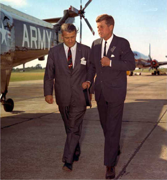 Wernher von Braun og John F. Kennedy – 1963.