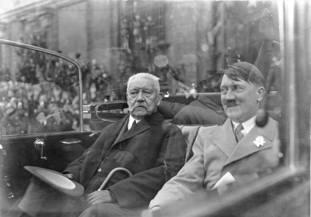 Hindenburg og Hitler.