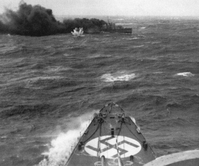 HMS «Glowworm» senkes etter minelegging av den tyske krysseren «Admiral Hipper».