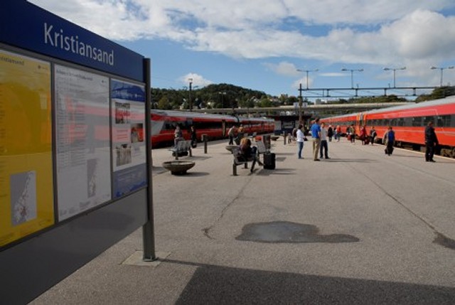 Kristiansand_togstasjon-640x429