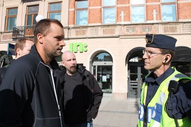 Dialog med politiet.