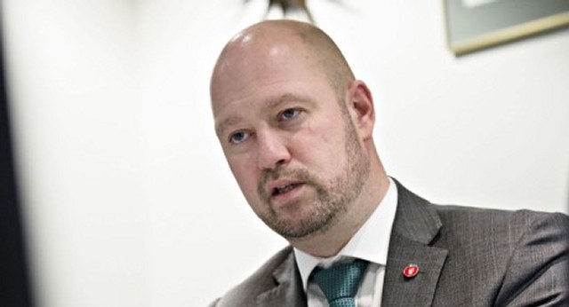 Anders Anundsen (bildet) og kollega Ketil Solvik Olsen, begge statsråder for Fremskrittspartiet, går i bresjen for innskrenkning av demokratiske prinsipper.