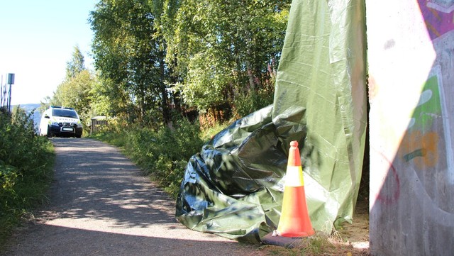 Her ble kvinnen overfalt søndag natt. Foto: Fredrik Solbu Jullumstrø / NRK