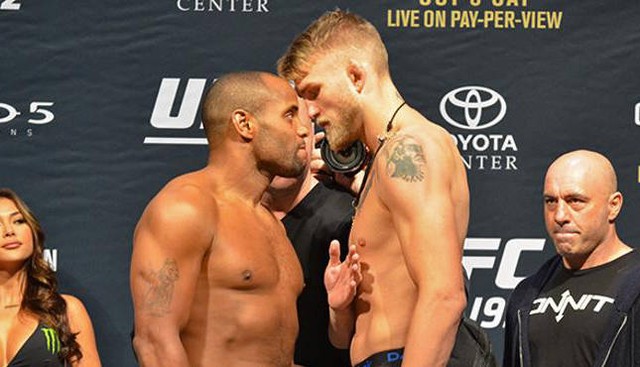 UFC192-Daniel_Cormier-Alexander_Gustafsson-640x367