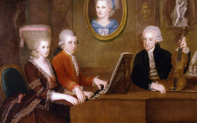 FAMILIEN: Maria Anna («Nannerl»), Wolfgang, deres mor Anna Maria (bilde) og deres far, Leopold Mozart.