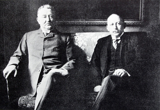 Cecil Rhodes og Alfred Beit. Ansvarlige for diamanthandelen og planla og finansierte krigen mot boerstatene. Alfred Beit av jødisk avstamming, mens Cecil Rhodes har nektet for å ha jødisk bakgrunn.