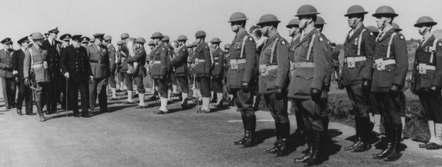 640px-Churchill_troops_Iceland_Aug_1941