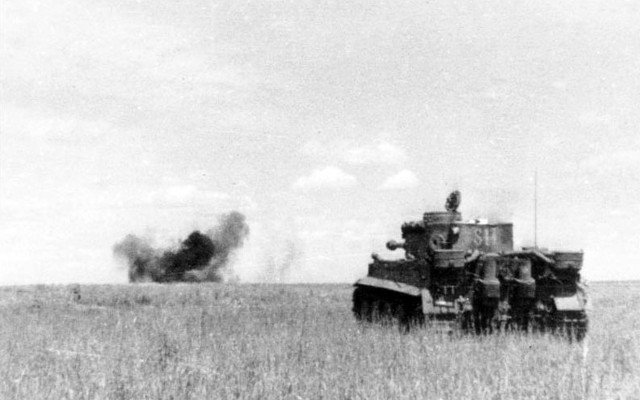 640px-Bundesarchiv_Bild_101III-Groenert-019-23A,_Schlacht_um_Kursk,_Panzer_VI_(Tiger_I)