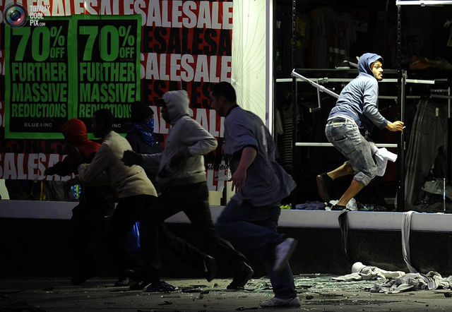 640px-Tottenham_riots_5