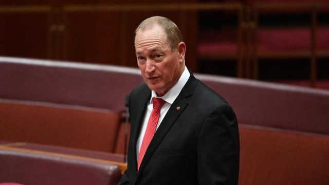 Fraser Anning er medlem av Australias senat hvor han representerer delstaten Queensland.