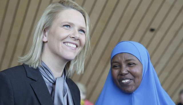 Sylvi Listhaug og somalieren Kafiya Ali Hassan.